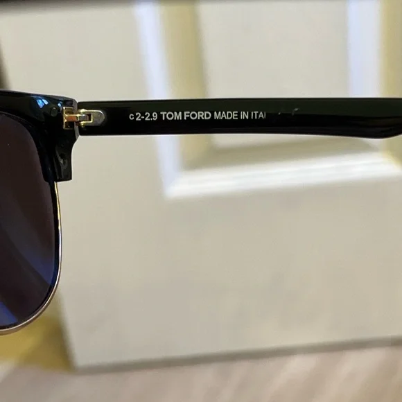 Tom Ford Sunglasses - Picture 7 of 7